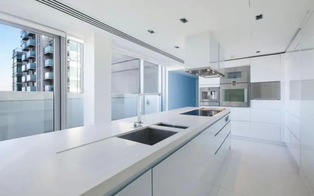 Stunning 4-bed Duplex Penthouse in London