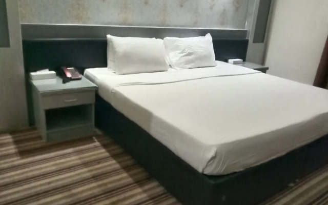 Al Commodore Hotel