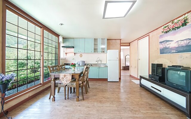 Danyang Sobaeksan Tongnamu Pension