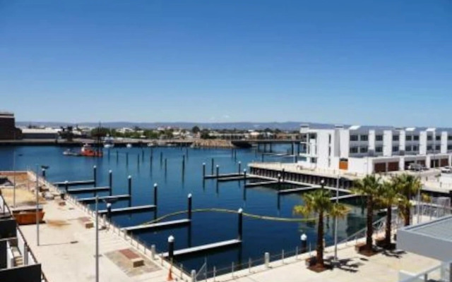 The Cove @ New Port-Pool - Spa - Sauna - Gym & More