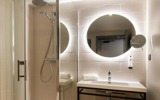 Best Western M-Treize Paris Asnieres