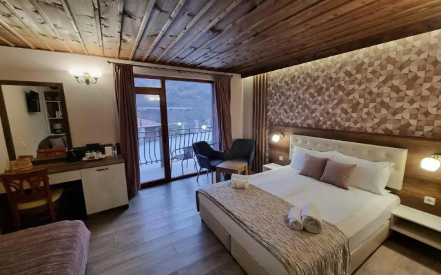 Семеен Хотел Берое