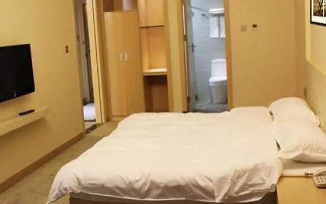 ZMAX Chao Man Hotel (Guangzhou high speed rail South Station Nanpu subway station shop)