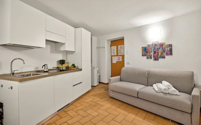 Lemon House With Shared Pool