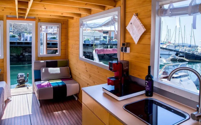 House Boat Alghero Gialla