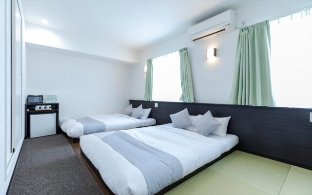 Universal Hotel Reborn