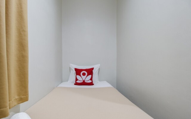 Zen Rooms Verde Residence