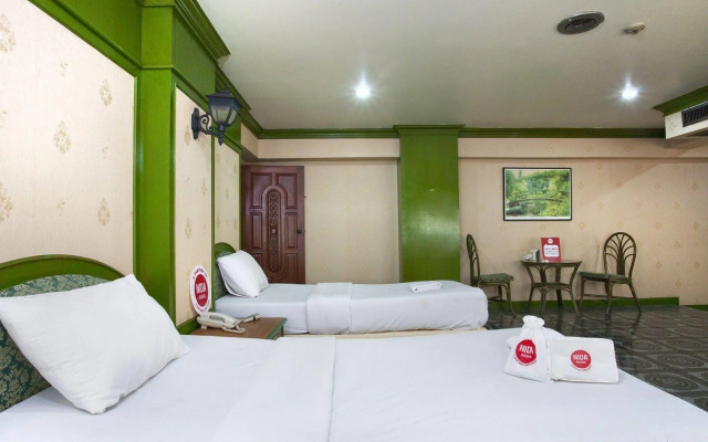 NIDA Rooms Ratchadaphisek Golden Dome Walk