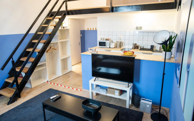 Cosy Studio In Central Party District.