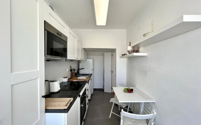 Lagos Ocean Breeze by Homing