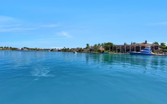 Eagle Cay Building 3-204