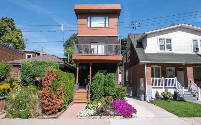 Cosy 1 Bedroom Suite in Leslieville