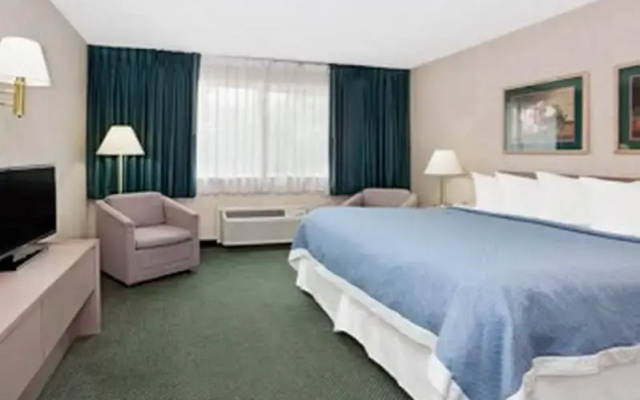 Days Inn & Suites by Wyndham Golden/Denver West