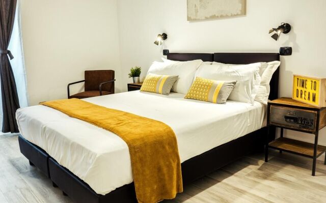 Large Flat/industrial Style/close to Termini