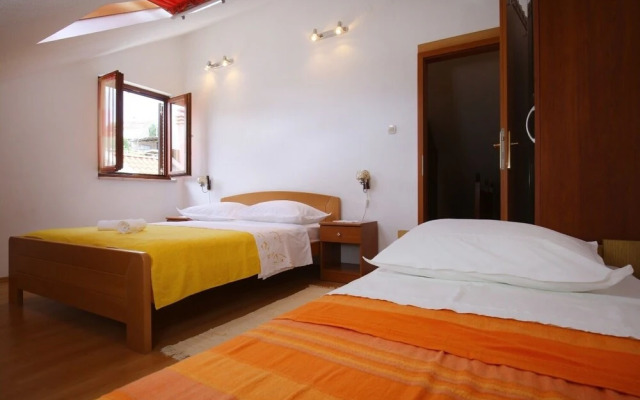 Neda - Perfect Location & Free Parking - A3