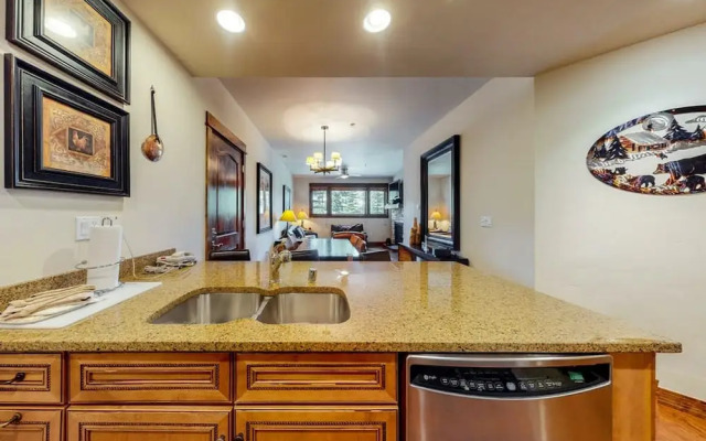 Luxury 2 Bedroom Ski in, Ski out Condo in Breckenridge with Shared Pool, Hot Tub, Arcade, and Bar