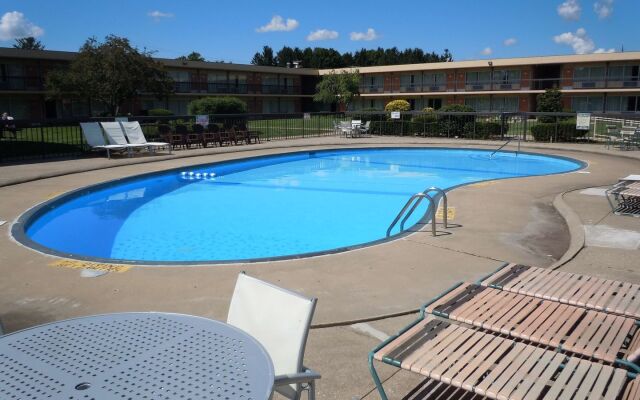 Red Roof Inn Battle Creek