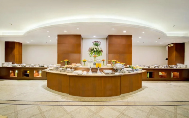The Elite Grand