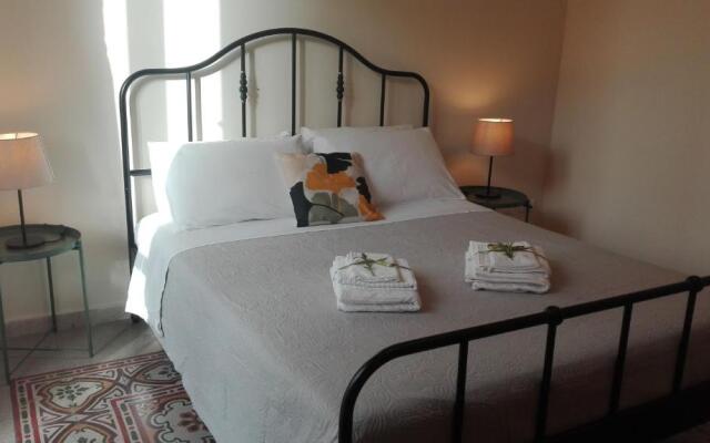 RUNFULIA Apartments & Rooms