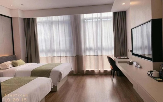 Gya Jiaxing Pinghu City Wuyue Square Shengli Road