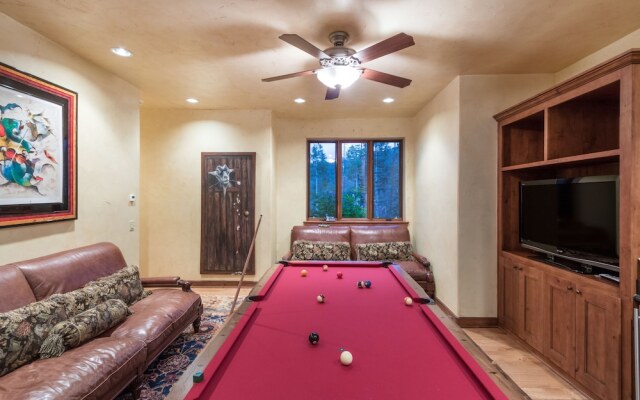 Stonegate Chalet - 4 Br Home