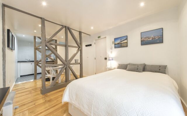 Lovely Flat Between Graça and Alfama by LCH