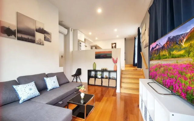 Rosie Townhouse at Gordon - Prime Location