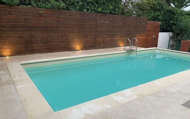 Apartments in Villa by the sea With Swimming Pool 20 Meters From the sea