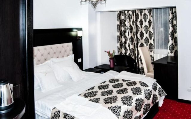 Hotel Blue Night