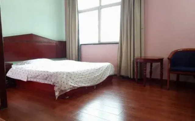 New Feitu Hotel guigang (Guest World RT-Mart)