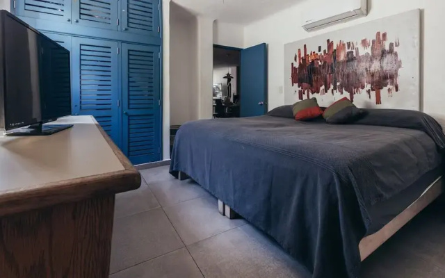 Cozy 2BR King Beds - Rooftop Pool - Fast Wifi