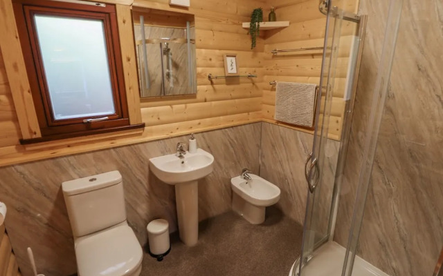 Leafy Hollow Lodge