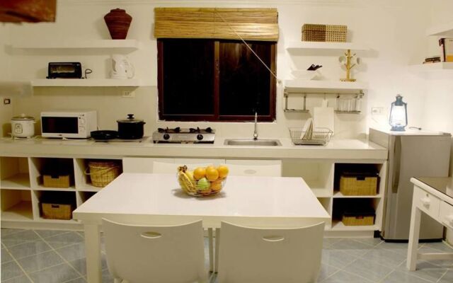 812 Angol Boracay Apartment