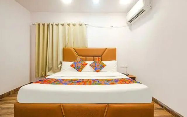 Fabhotel Midnight Inn