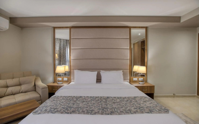 Nozol Pyramids Hotel