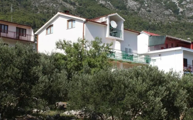 Apartments and rooms with parking space Gradac, Makarska - 6819