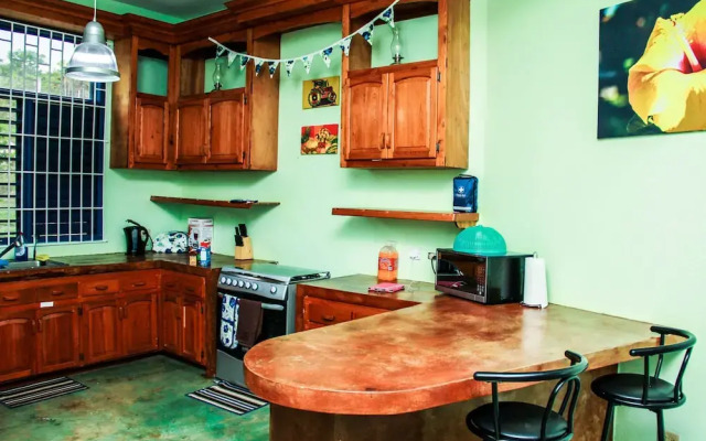 Sunshine Lodge- Your Home Away From Home