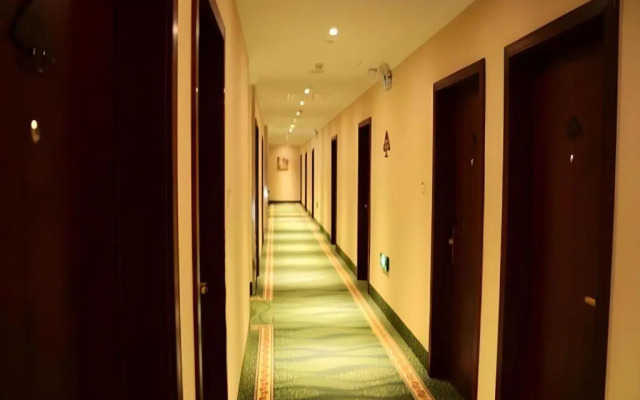 GreenTree Inn Jiangsu Suzhou Kunshan Shimao Plaza Hotel