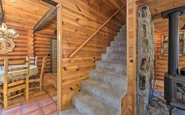 Near Dining, Hiking & Golf: Pinetop Log Cabin!