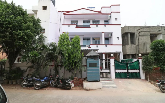 OYO Flagship 14530 Sector 14 Harsh Villa