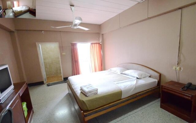 Dee Ma Hotel