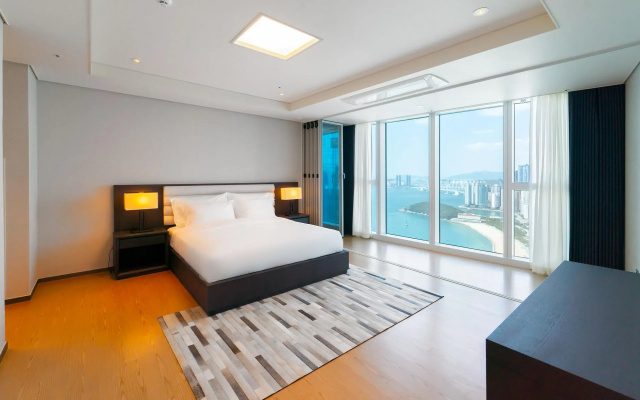 Ocean Royal Suite (Beach View with 3 Bedrooms)