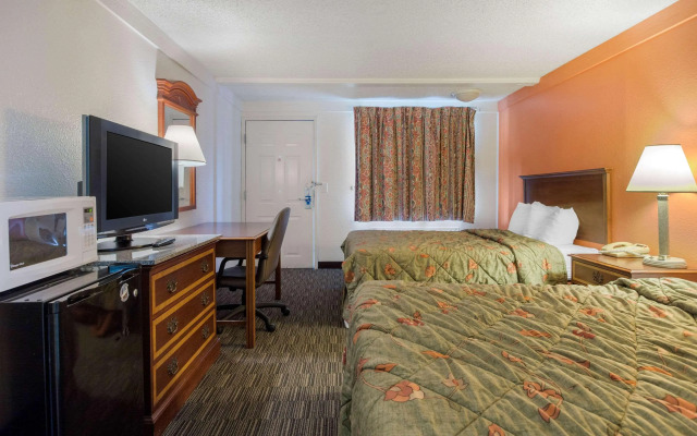 Rodeway Inn Auburn Hills - Detroit