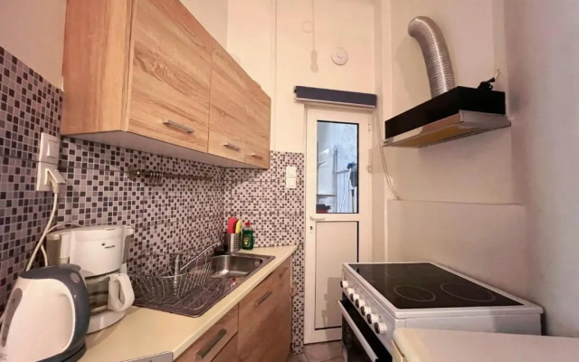 Stathmos Larissis A, a cozy 2BR Apartment, Clo...