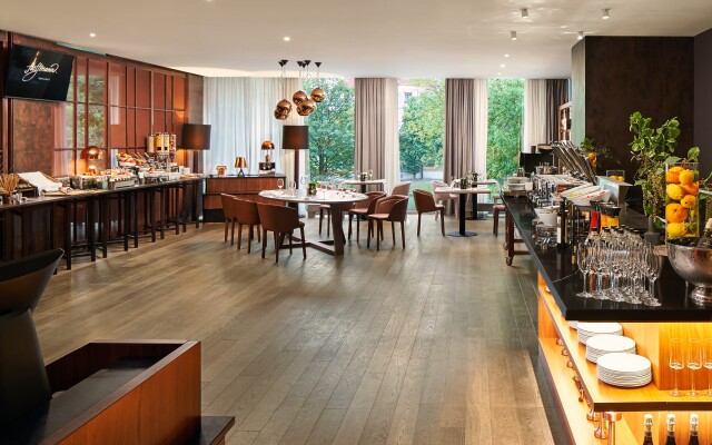 Crystal House Suite Hotel & SPA
