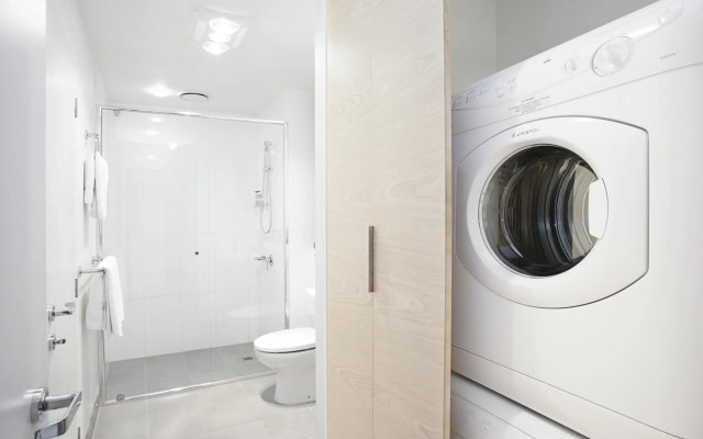St Kilda Central Apartment Hotel
