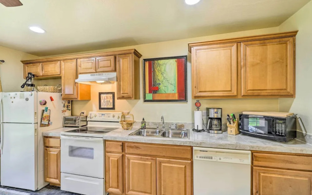 Phoenix Vacation Rental: 2 Mi to Downtown