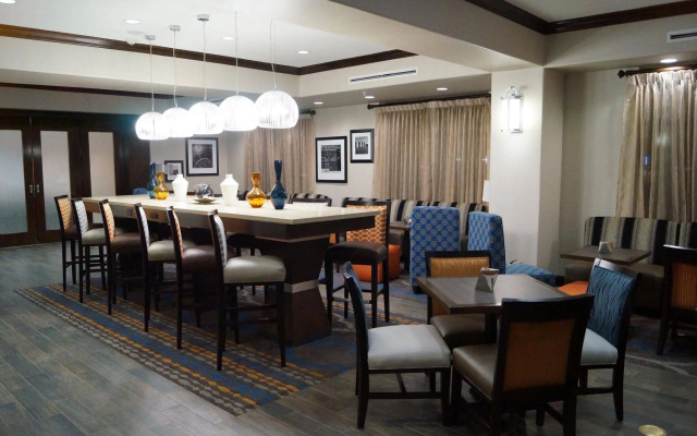 Hampton Inn Kenedy