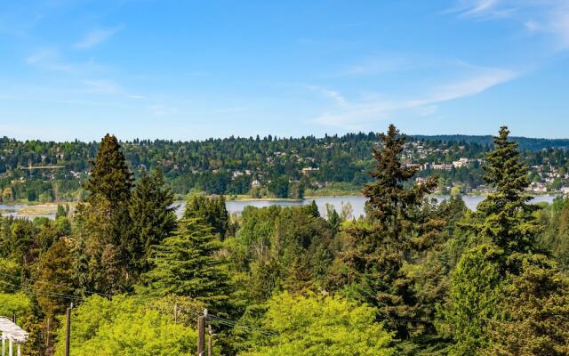 Seattle Vacation Home: The Tuscan Villa