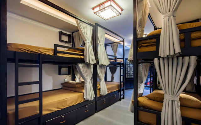 Phu House Hostel